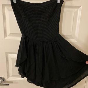 Audrey 3+1 Black Strapless Petal Romper - L